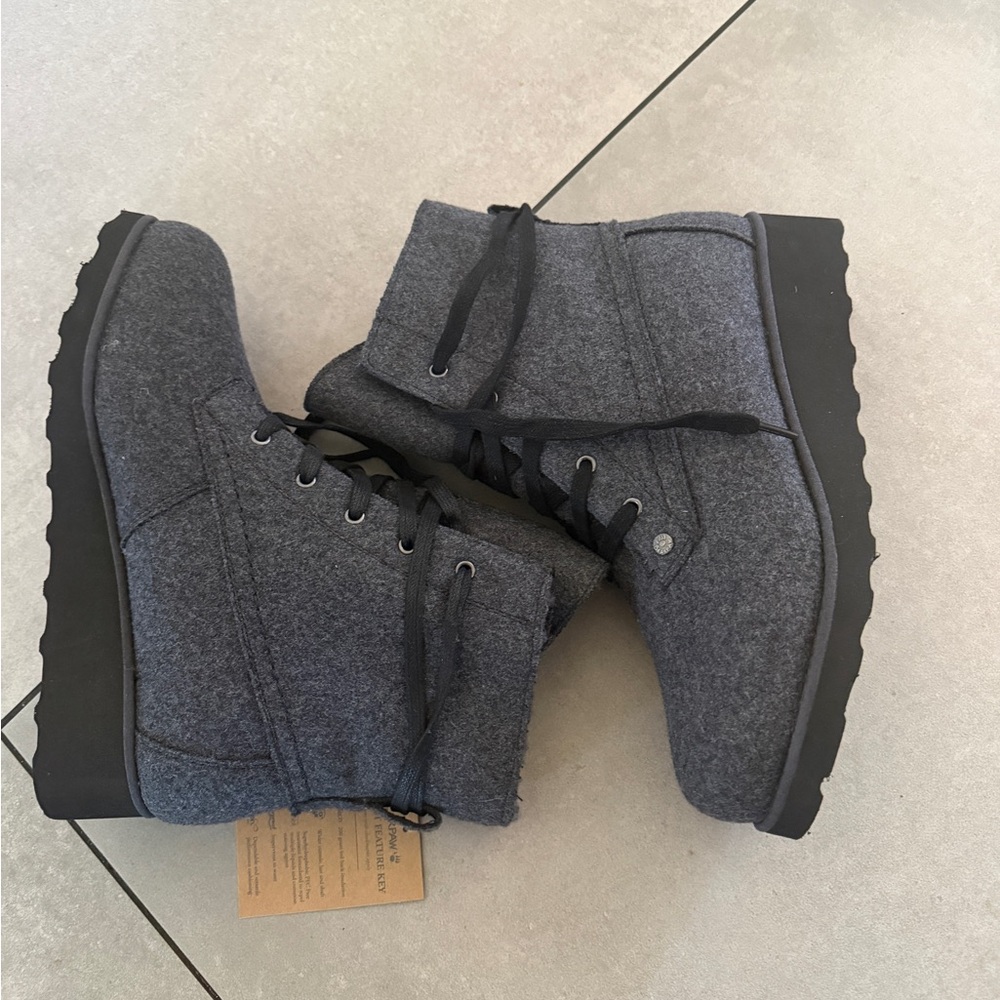 BearPaw Women's Gray Krista wool Boots - Picture 2 of 7